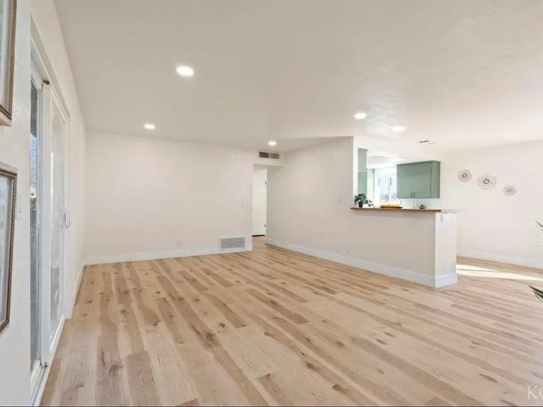 760 Crass Ave #1 — Photo 8