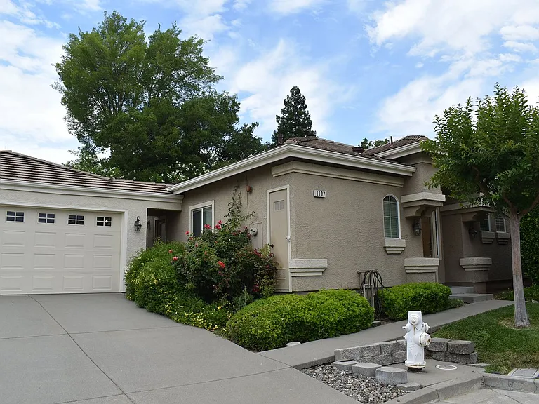 1107 Tussin Ct — Photo 1