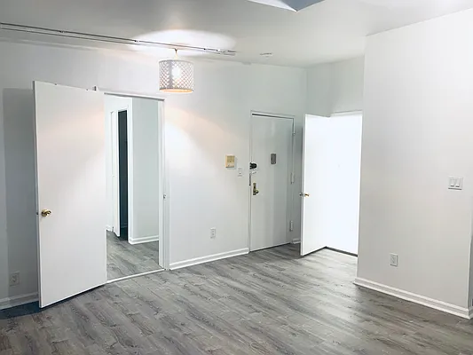 Rented by R New York | media 15