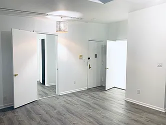 Rented by R New York