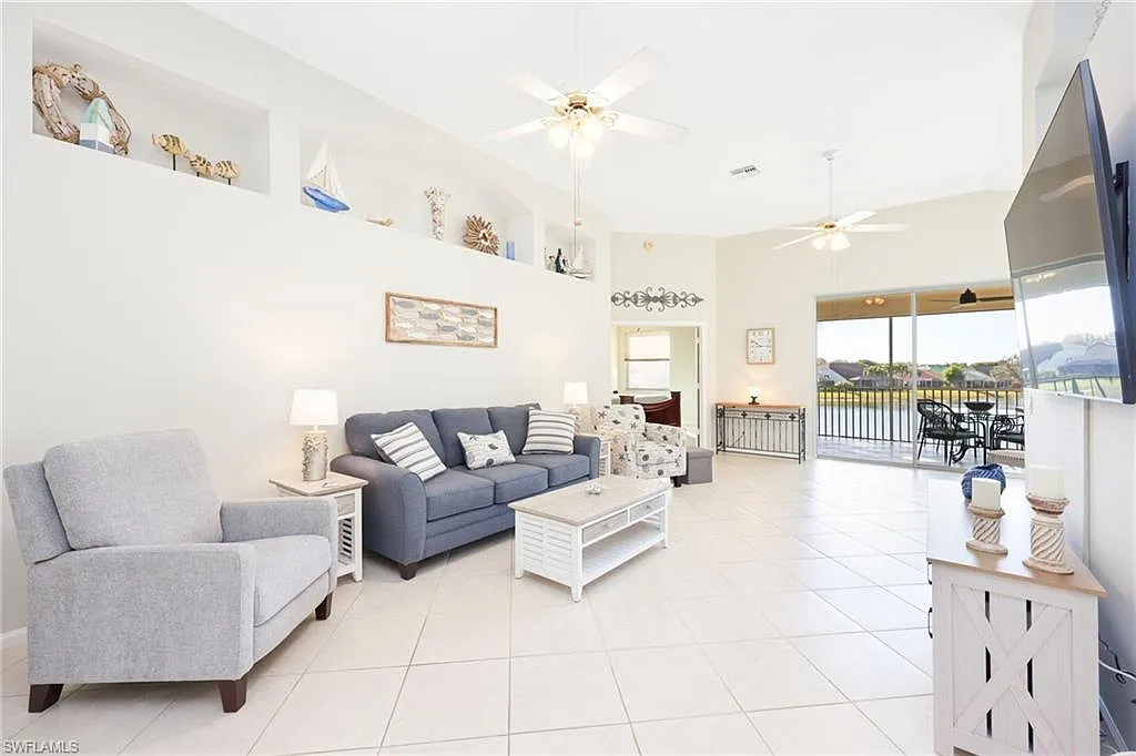 3 bed, 2.0 bath, 1960 sqft, $5,750 — Photo 2