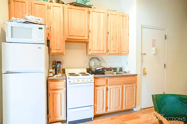 Rented by City Connections Realty | media 4