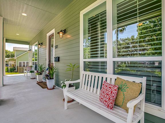 3rd image of 531 Parland Pl