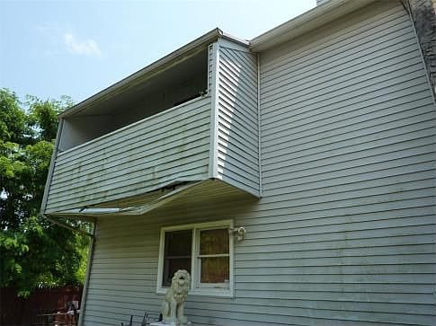 2nd image of 2311 Milton Pl
