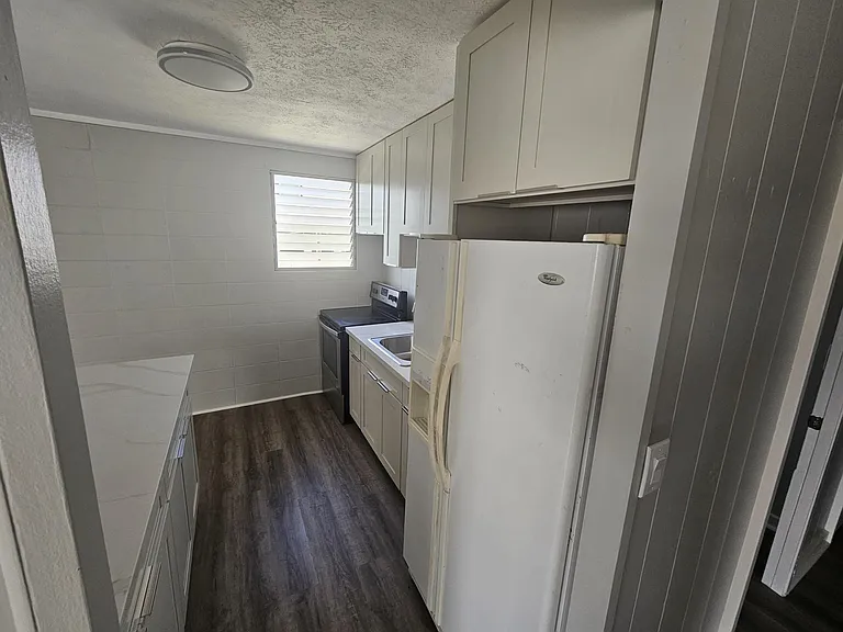 635A Analu St #1 — Photo 2