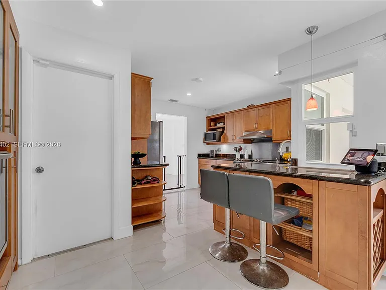 6924 NW 8th Ct — Photo 17