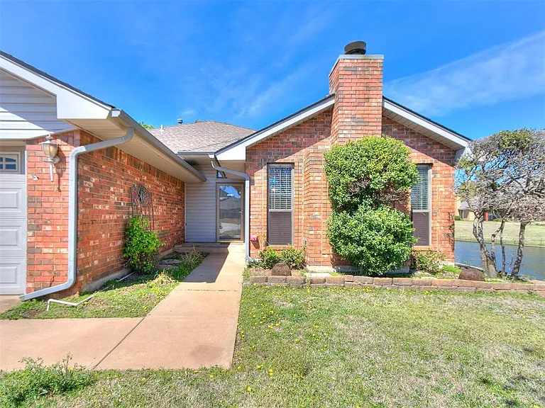 7317 Louisburg Dr — Photo 1