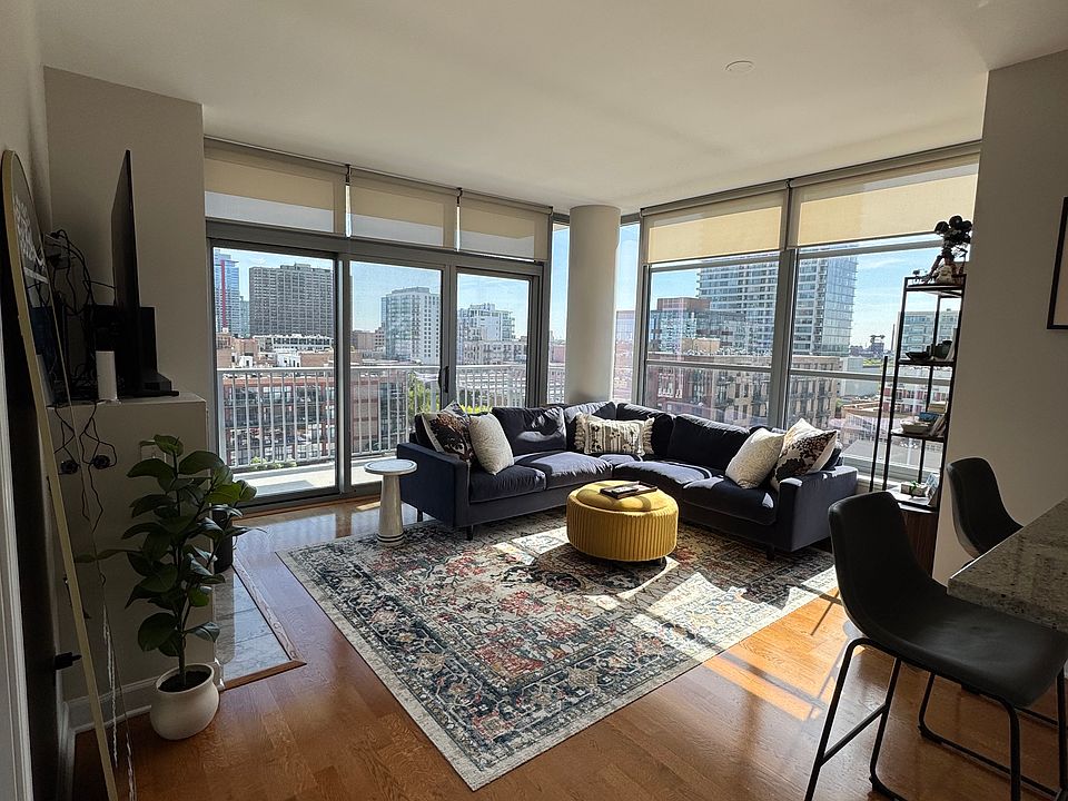 1st image of 1600 S Prairie Ave Unit 1007S
