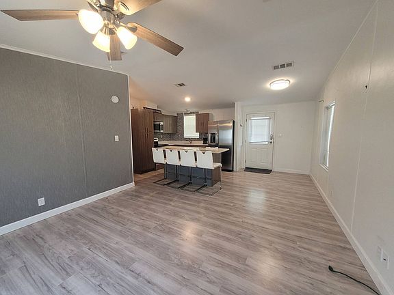 4th image of 623 Arrow Ln