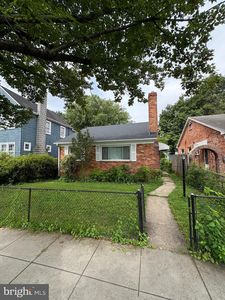 4916 43rd St NW, Washington, DC, 20016