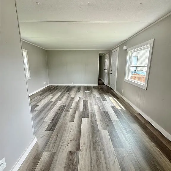 6 N Railroad St — Photo 3