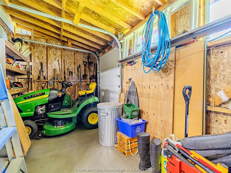 6630 Talbot Trl — Photo 38