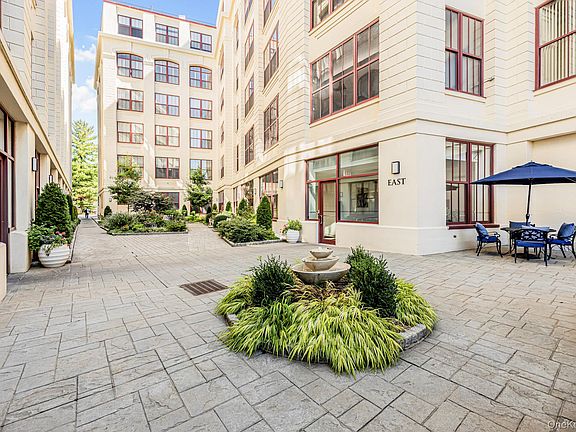 3rd image of 1 Scarsdale Road #321