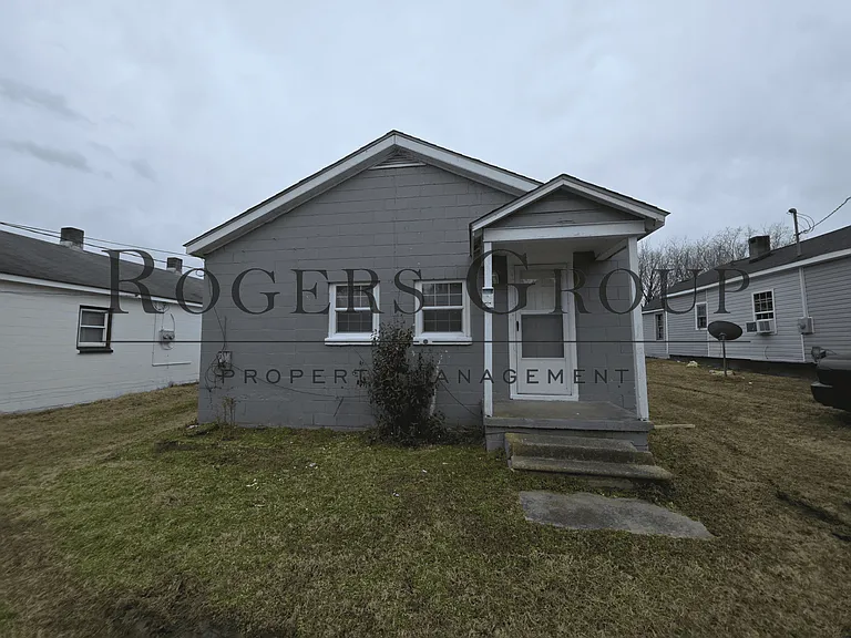 912 Water St — Photo 1