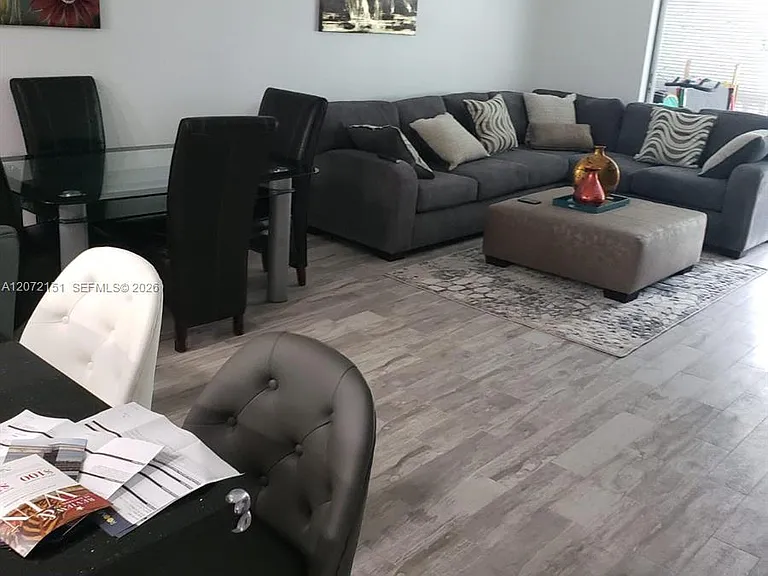 900 NE 12th Ave #302 — Photo 9