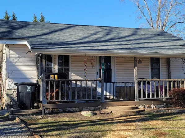 1016 Moore St, Athens, TN 37303