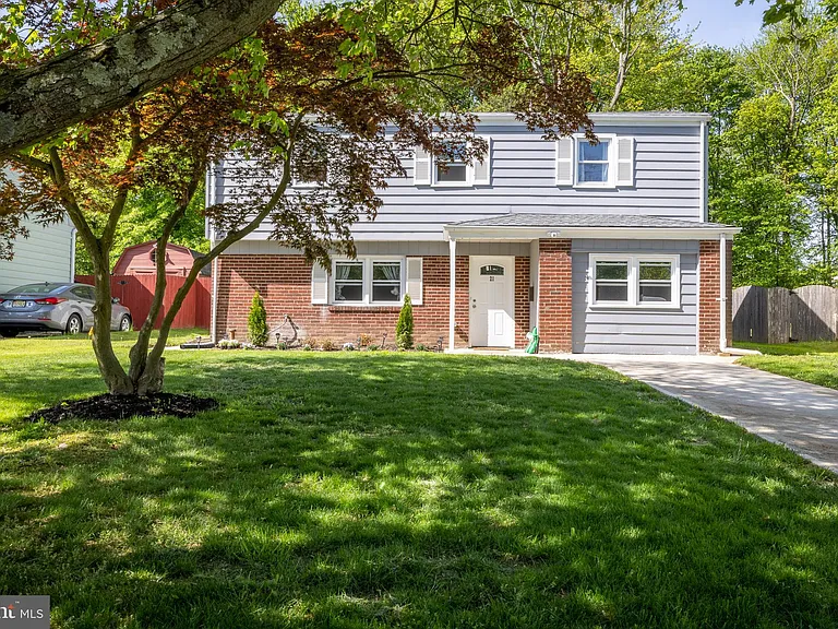 21 Dixmont Ave — Photo 2