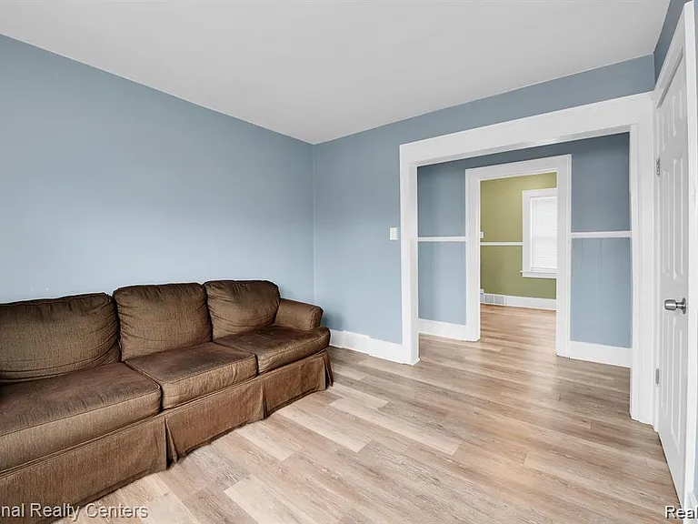 39 E Brockton Ave — Photo 19