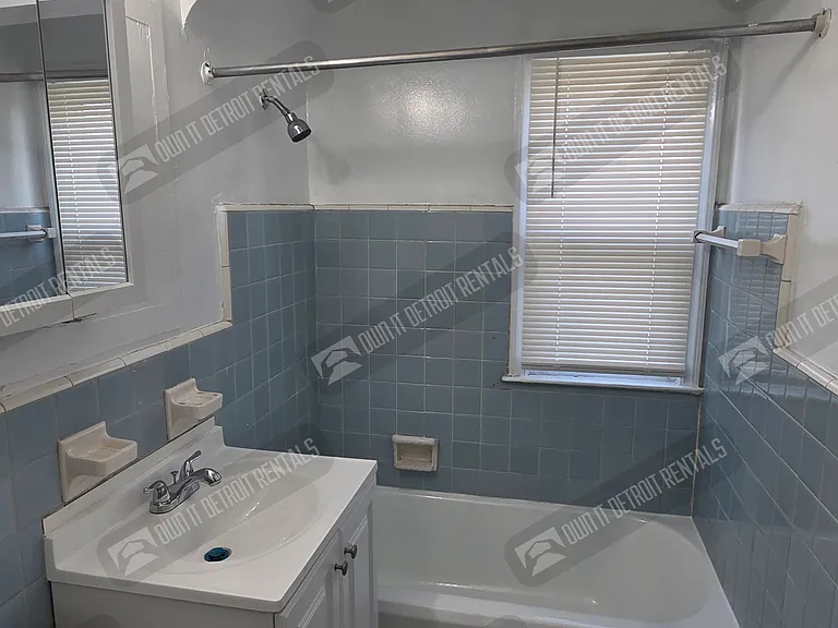 16670 Collingham Dr — Photo 20