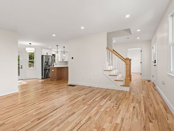 5th image of 17 Ferry Rd