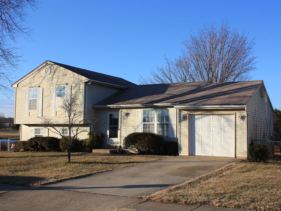 Front - 802 Rust Dr.