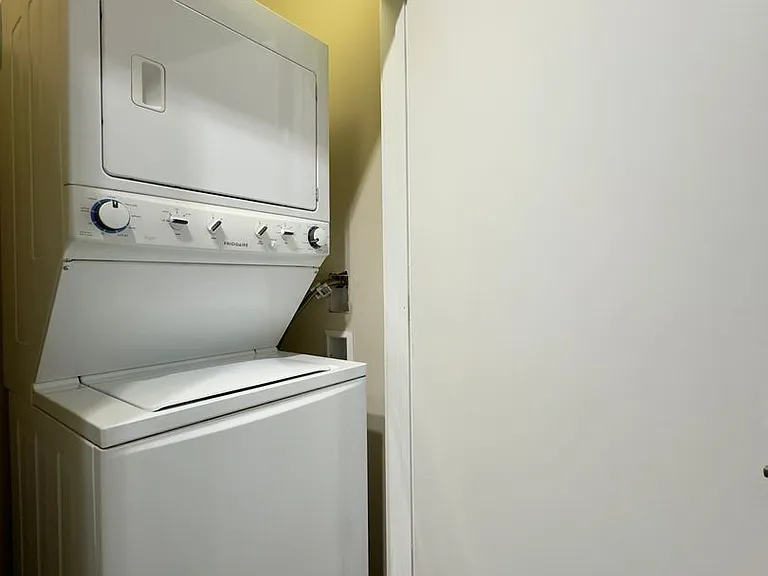 Charming 1 Bedroom/1 Bathroom Apartment Unit in Downtown Baltimore, MD! Unit 416 — Photo 110