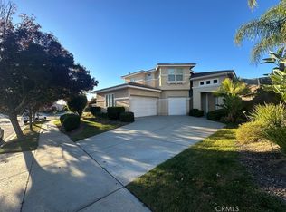 34046 Castle Pines Dr, Yucaipa, CA 92399