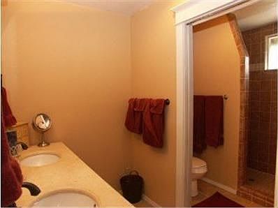 5th image of 1034 San Carlos Ave