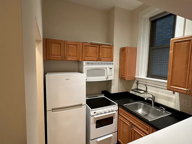 366 Commonwealth Ave #2D — Photo 18
