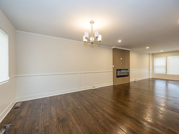 5th image of 9407 S Indiana Ave