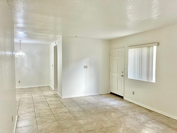 4th image of 620 N Louise St #106