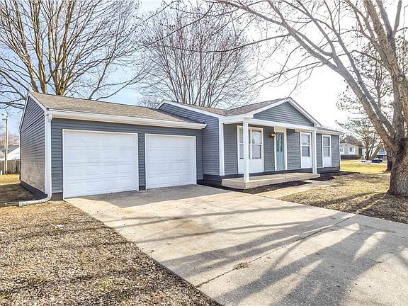 3rd image of 2731 N Heatherlea Dr