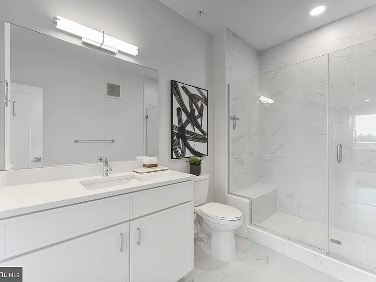 635 Slaters Ln #306 — Photo 15