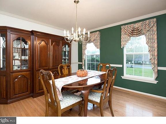 2nd image of 408 Greenhurst Ct
