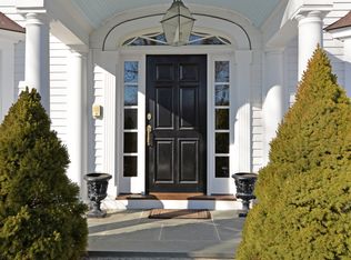 695 Morehouse Ln, Southport, CT 06890