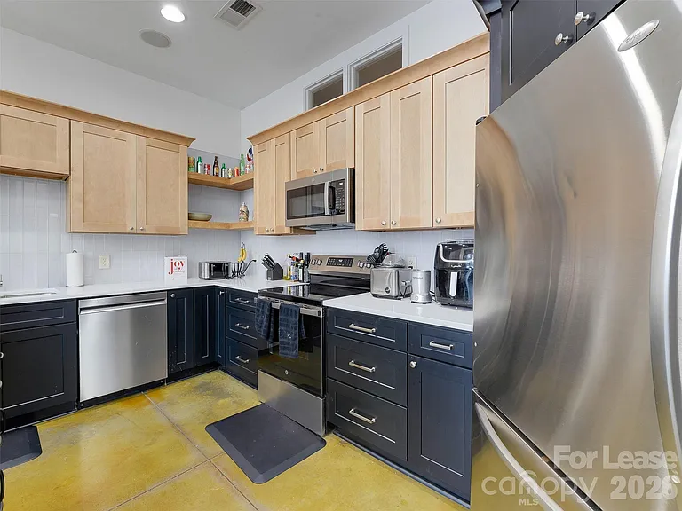 909 Westmere Ave — Photo 18