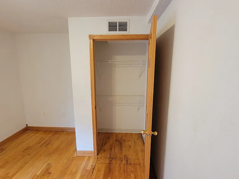 410 3rd Ave S #3 — Photo 7