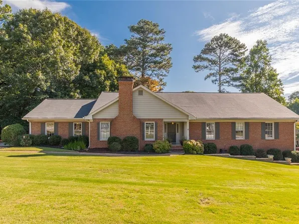 2489 Williams Down Cir, Snellville, GA 30078