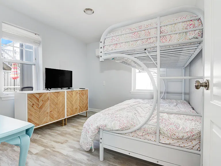 18 N Newark Ave #WINTER RENTAL — Photo 15