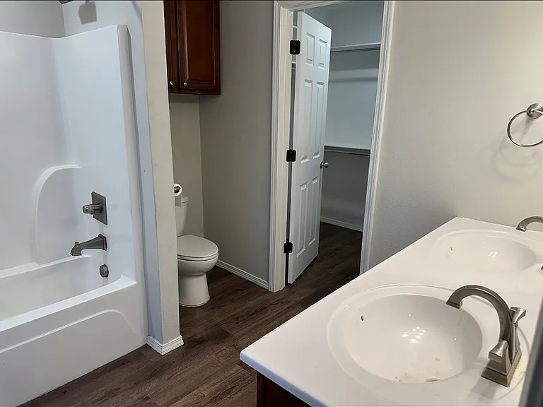 3510 Maywood Ct — Photo 8