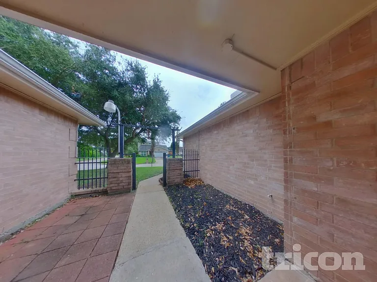 7902 Battlepine Dr — Photo 32