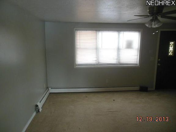 4th image of 829 Case Ave