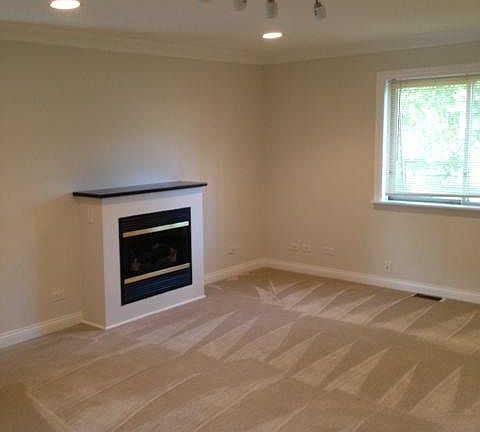 3rd image of 4312 N Kedvale Ave #6