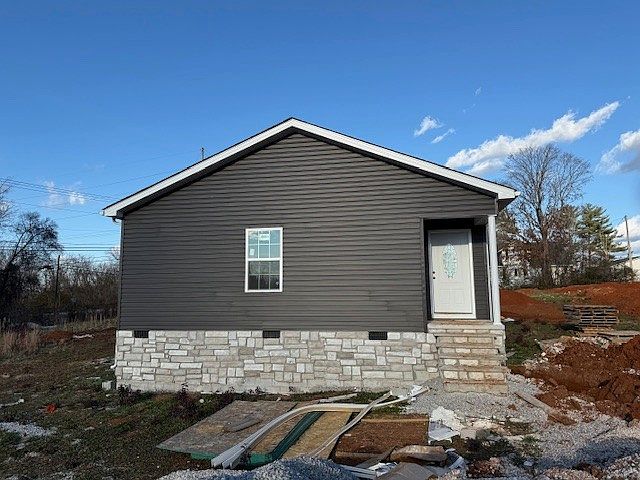 2nd image of 17 Pittenger Cir