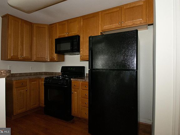 5th image of 21197 McFadden Sq Unit 403
