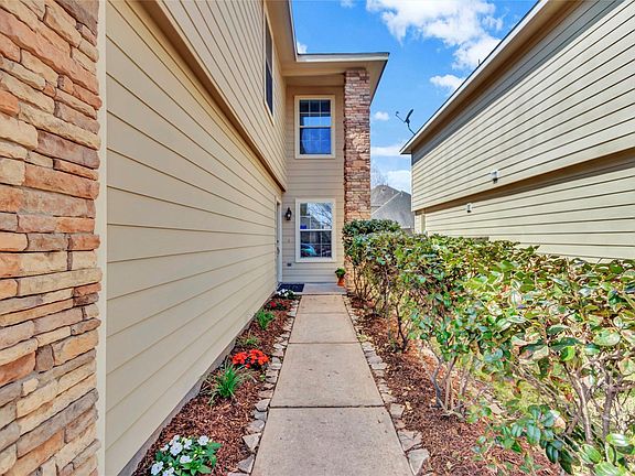 2nd image of 10827 Waterfern Ct