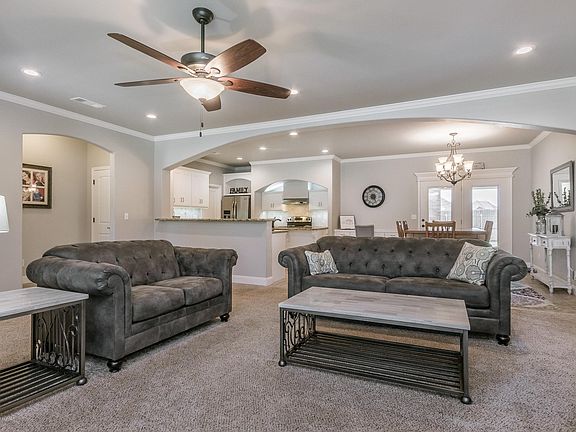 2nd image of 8207 Pineridge Dr
