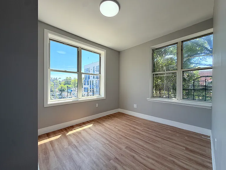 245 McClellan St #3E — Photo 8