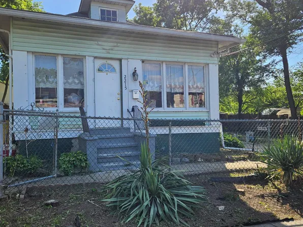 2215 37th St, Pennsauken, NJ 08110