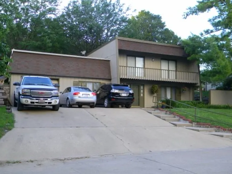 2716 Aspen Way — Photo 2